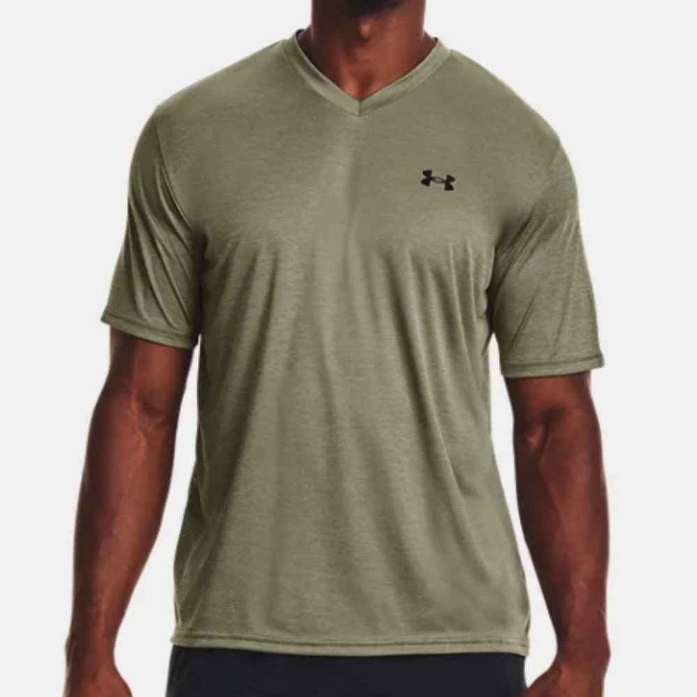 Under Armour V-neck Loose Fit